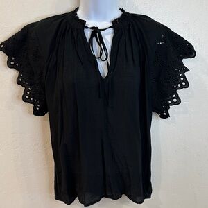 Chelsea & Theodore black top size extra small, eyelet sleeves, light material